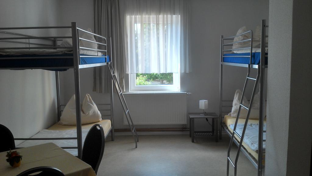 Hostel FeWo Finsterwalde Zimmer foto